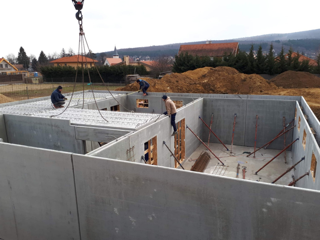 Nagykovácsi könnnyűszerkezetes ház építés pincével